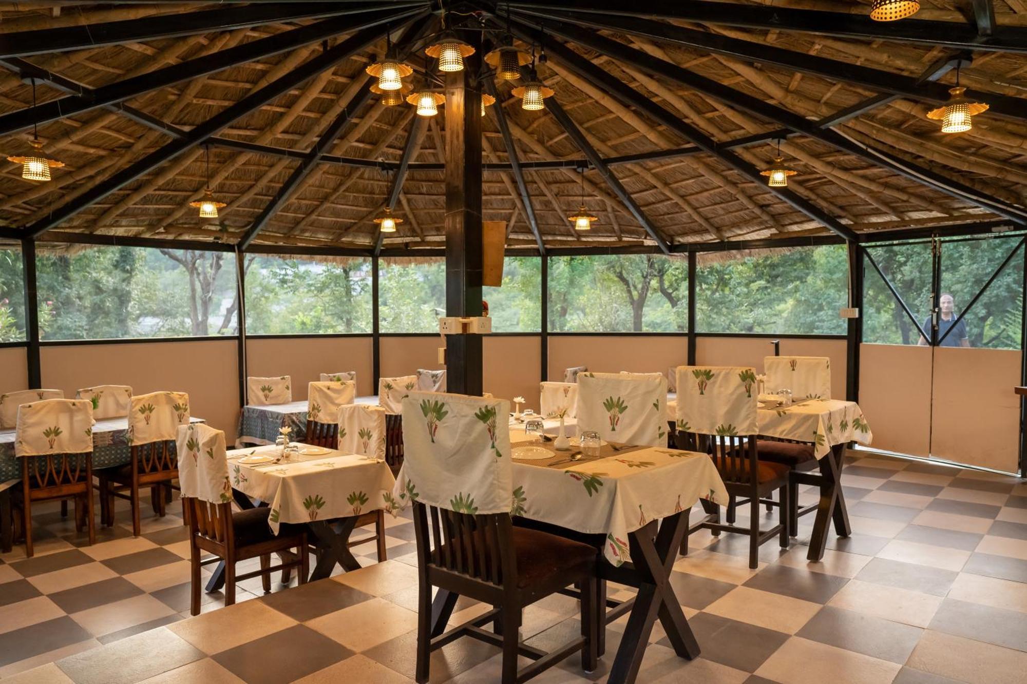 Dev Bhoomi Farms & Cottages Dharamshala Extérieur photo